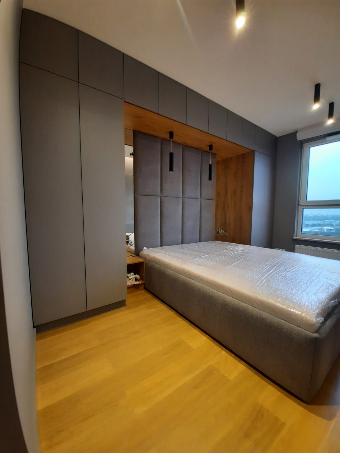 Garderoba na wymiar Gdańsk – walk-in closet z organizerami, realizacja MOS Meble