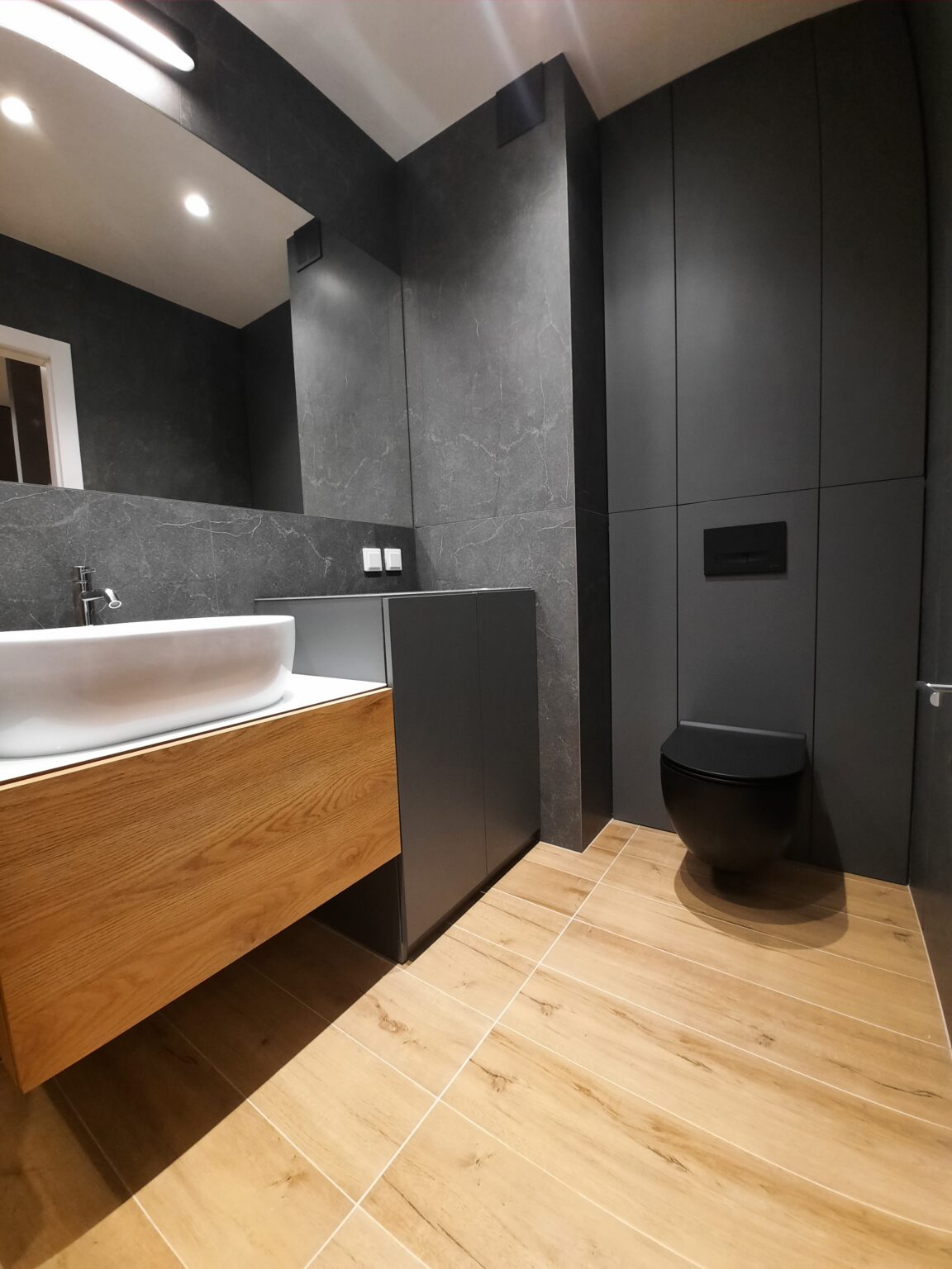 Meble łazienkowe na wymiar Gdynia – zabudowa łazienki, realizacja MOS Meble