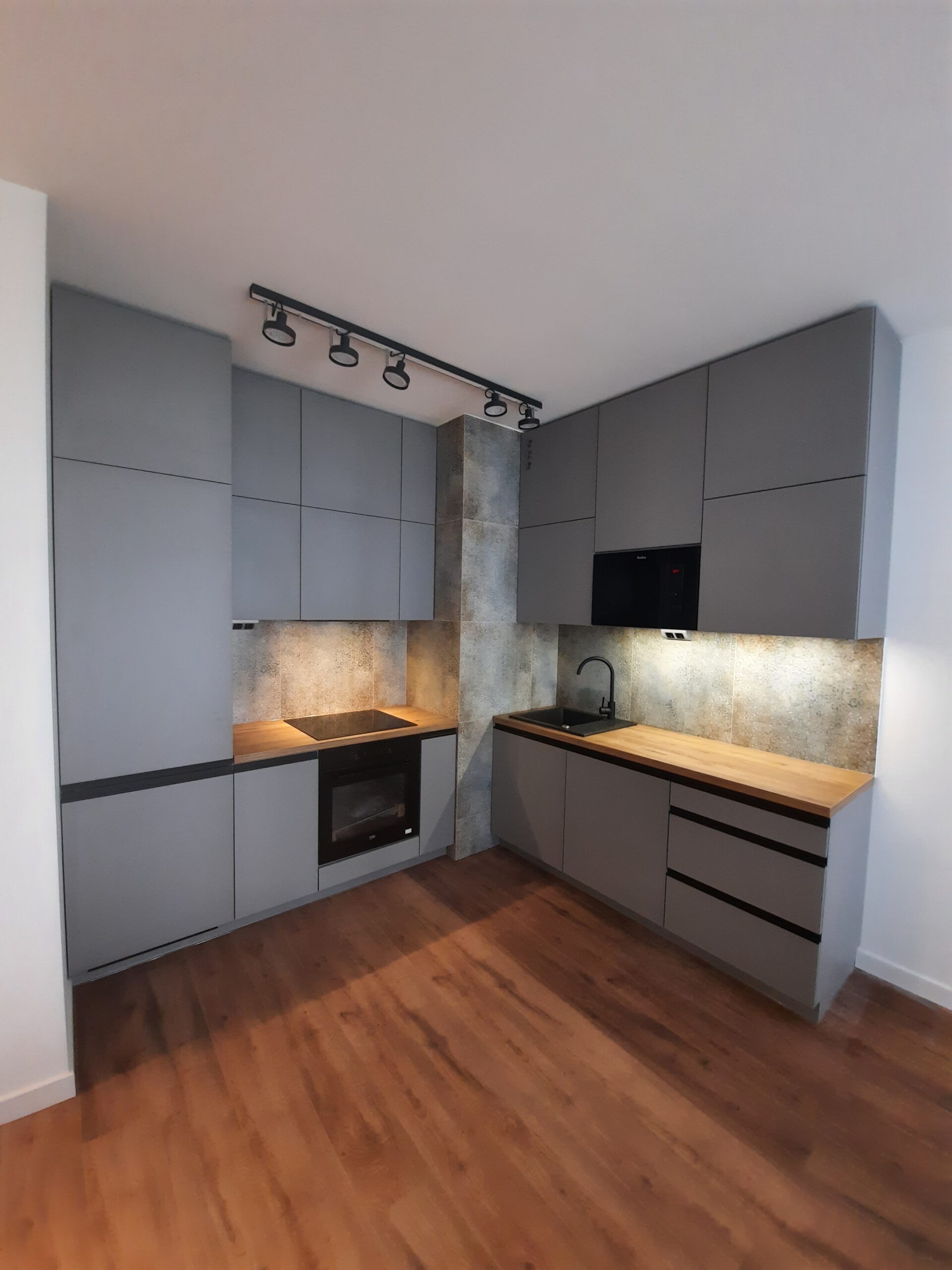 Stolarz Gdańsk – warsztat MOS Meble, produkcja kuchni na wymiar